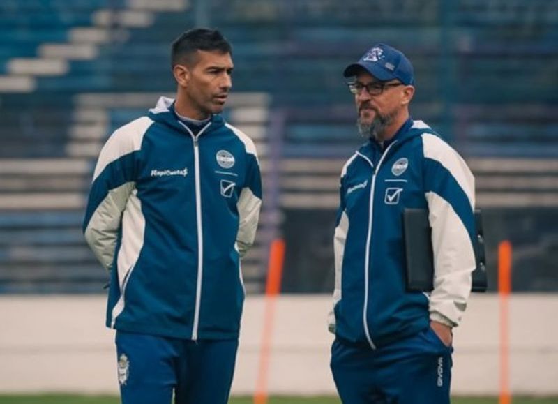 Gimnasia evalúa a Juárez y Seoane para reforzar el mediocampo de cara al nuevo semestre