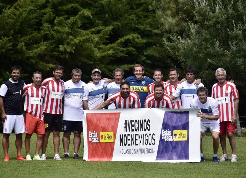 Por un clásico en paz: el intendente Garro jugó un partido junto a ídolos de Estudiantes y Gimnasia