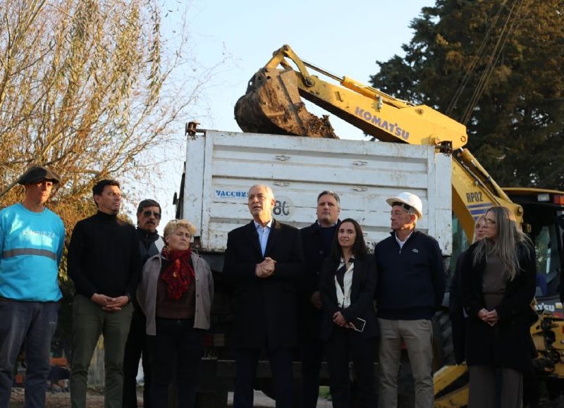 Alak impulsa nuevas obras en El Peligro: calles, luminarias y mejoras en escuelas