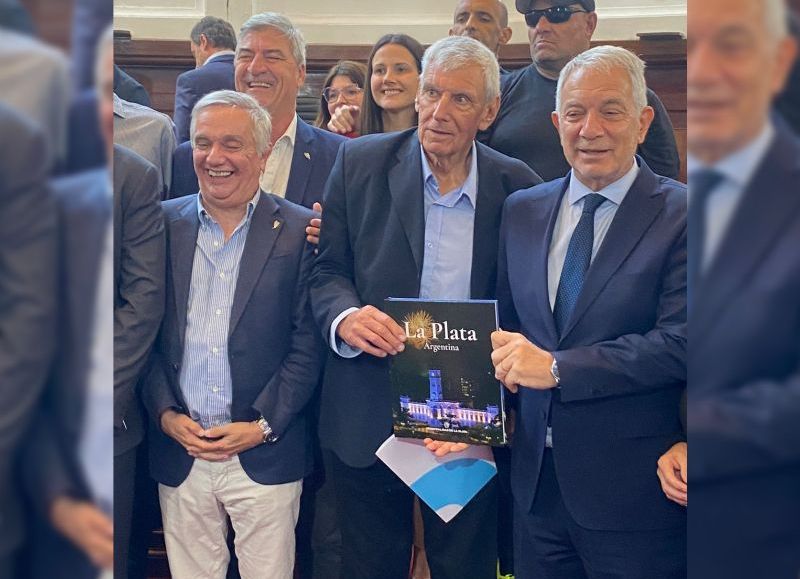 El dirigente de Villa Elvira, Luis Le Moal, fue reconocido por el Concejo Deliberante platense