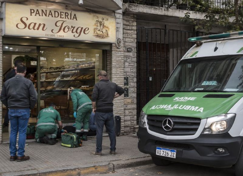 Gonnet: un empleado de una panadería murió tras descompensarse en plena jornada laboral