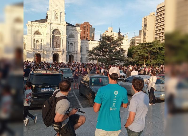 VIDEO | Vecinos se organizaron y marcharon por la muerte de Kim Gómez