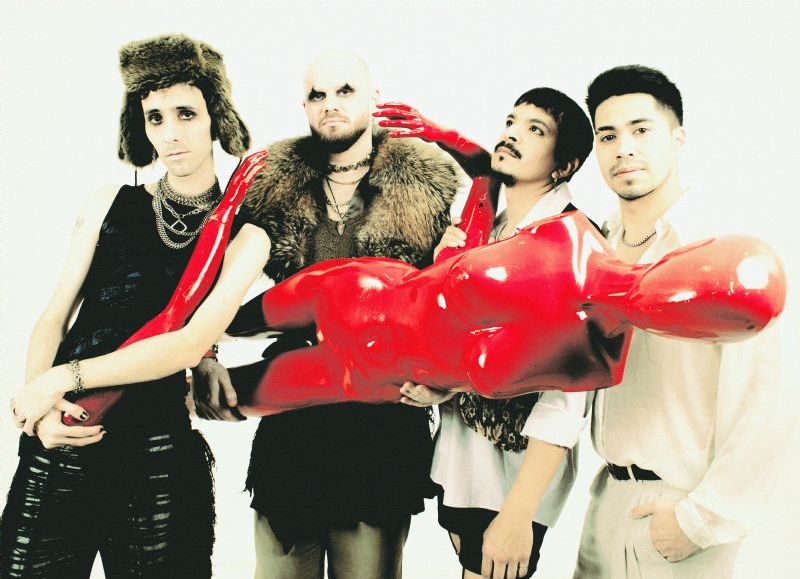 VIDEO | Cráteres presenta Maniquí junto a HERO, una crítica al artificio de la música mainstream