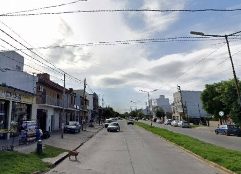 Vecinos de Los Hornos se movilizan contra la inseguridad en una caravana de protesta