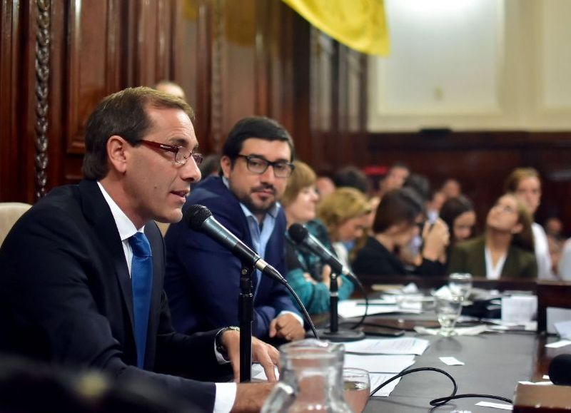 Garro anunció que "hay 46 obras hidráulicas en plena ejecución"