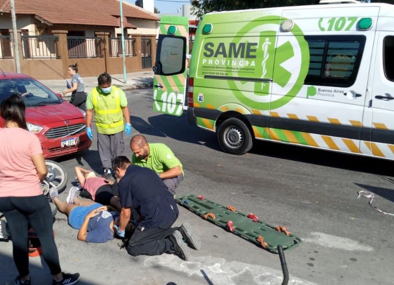 Choque entre auto y moto en Berisso: dos mujeres heridas