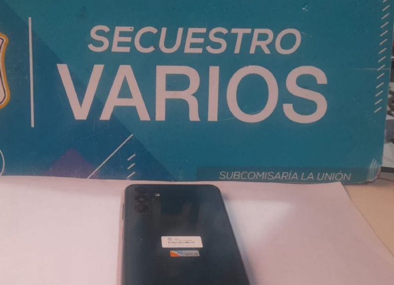 La Granja: dos detenidos por robar un celular de una pollajería y cerdería