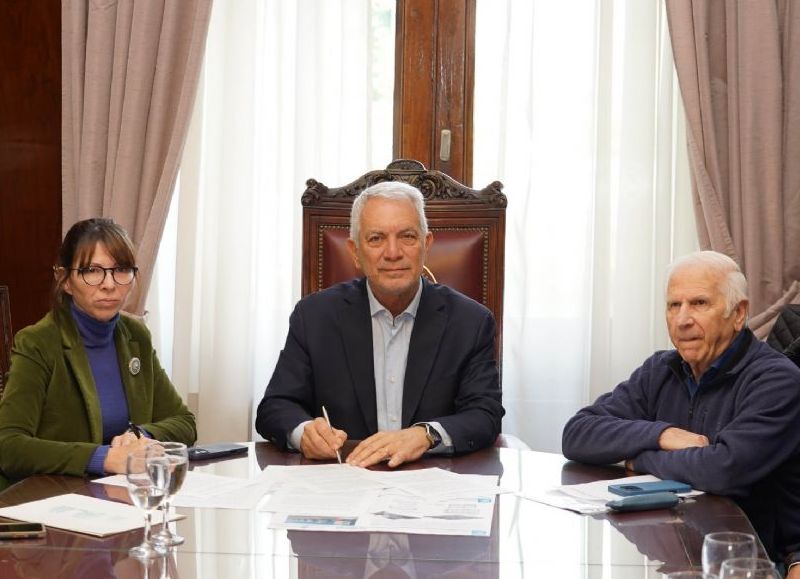 Acuerdan la construcción de un nuevo barrio con 66 viviendas en Villa Garibaldi