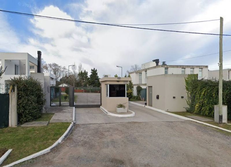 City Bell: violento robo en la vivienda de un country dejó a un hombre herido