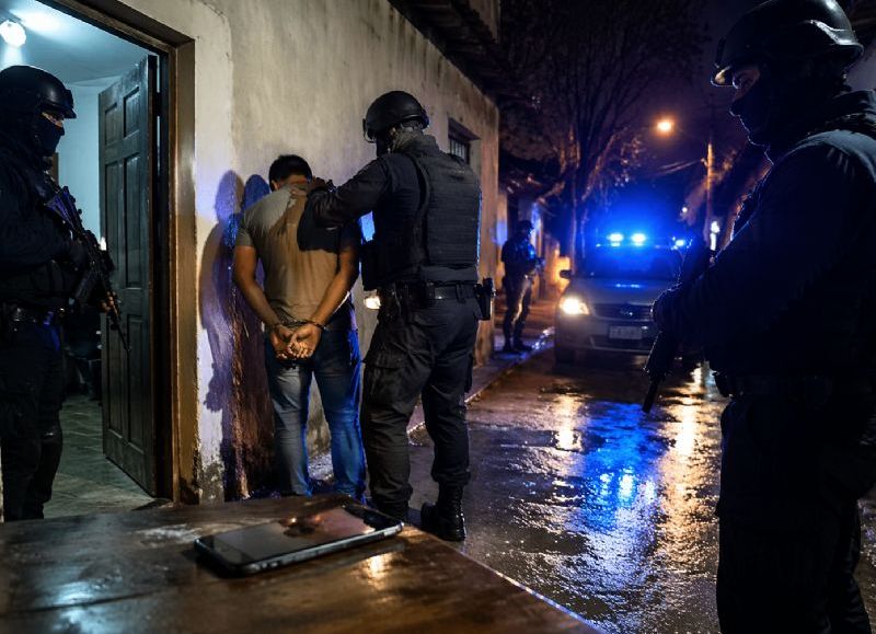 VIDEO | Villa Elisa: detuvieron a un acusado por robo y recuperaron el celular de la víctima