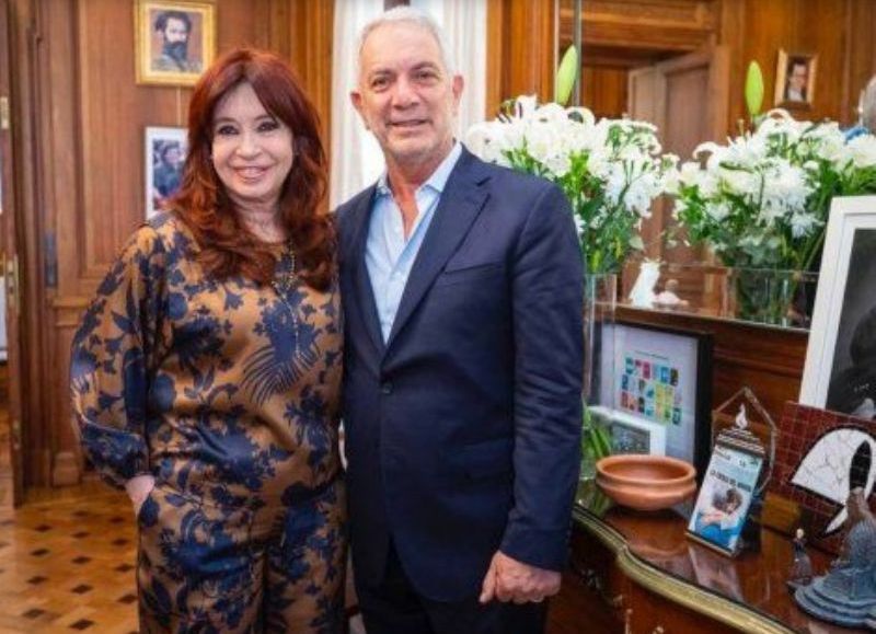 VIDEO | Cristina Kirchner recibió en su despacho al intendente electo de la ciudad, Julio Alak