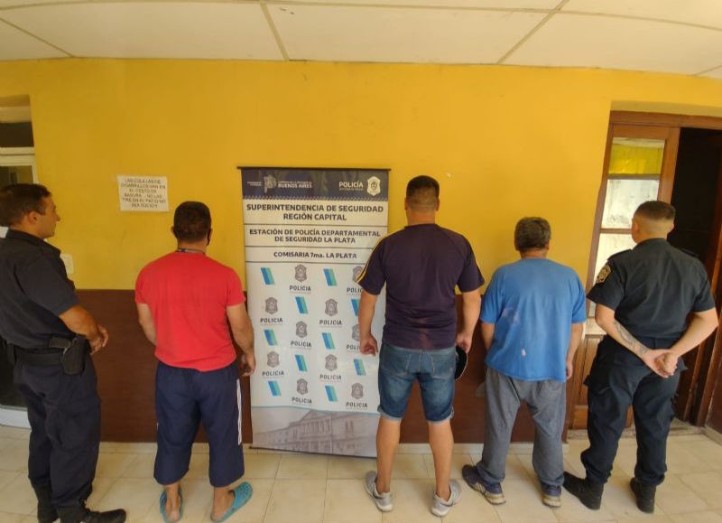 Atraparon in fraganti a tres sujetos cuando intentaban usurpar un terreno