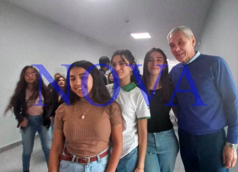 Berisso: el intendente Cagliardi inauguró las instalaciones de la Escuela Secundaria número 8