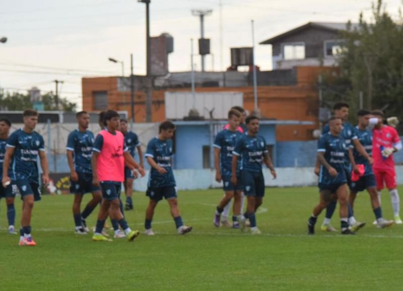 San Carlos volvió a caer y sigue sin reacción