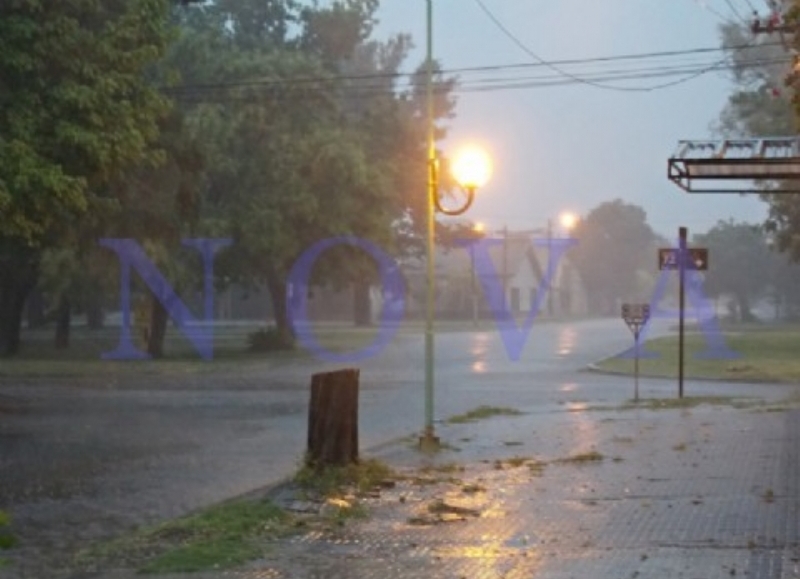 La Municipalidad desarrolla un operativo de prevención y asistencia ante el alerta por tormentas