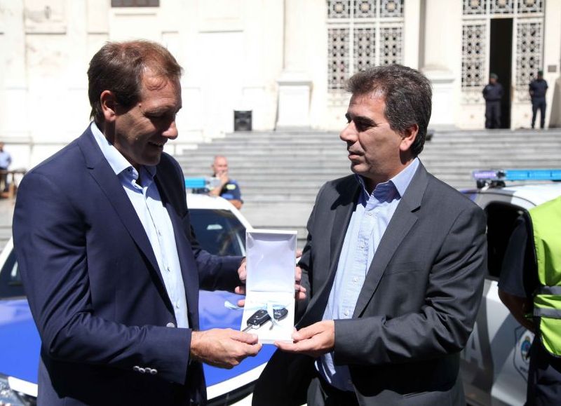 Garro y Ritondo presentaron 30 nuevos móviles policiales para la ciudad