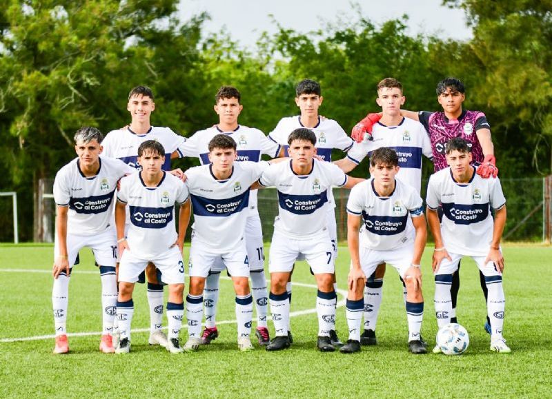 Los Pibes se cruzaron con Atlético Tucumán