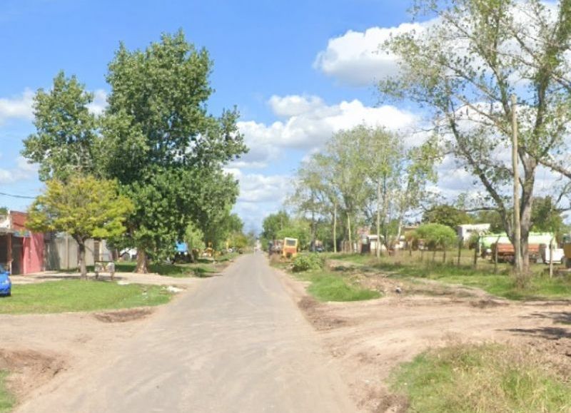 Vecinos de Melchor Romero reclaman mejoras en la avenida 161
