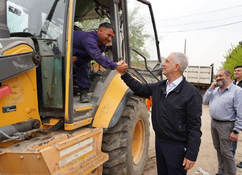 VIDEO | Alak encabezó el inicio de obras hidráulicas y de mejora en una importante zona de Arturo Seguí