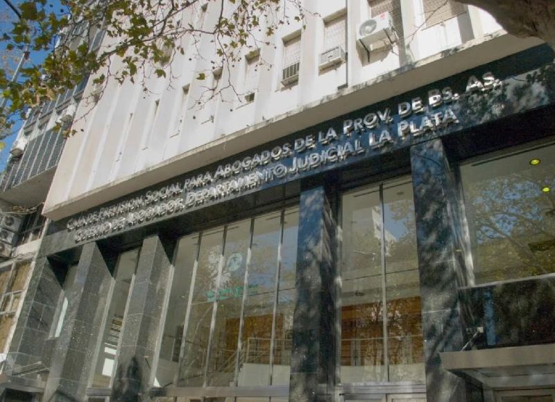 El bañero con antecedentes penales que preocupa a familias de La Plata