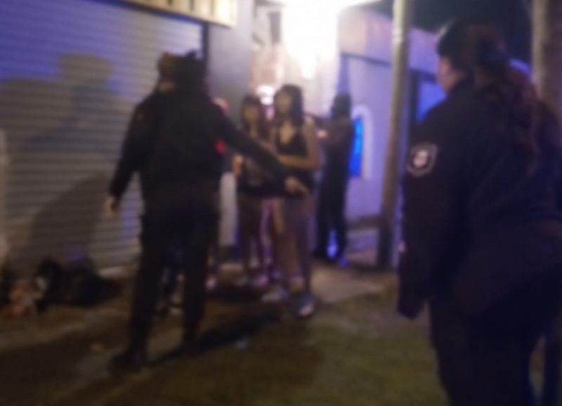 Desarticularon "clandes" con casi 150 participantes en Berisso