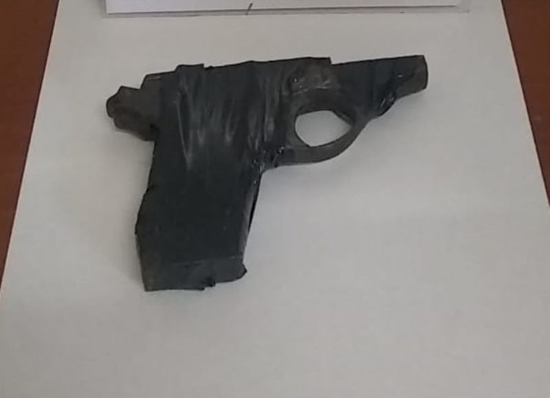 Inseguridad total: uno era menor y merodeaba Los Hornos con un arma