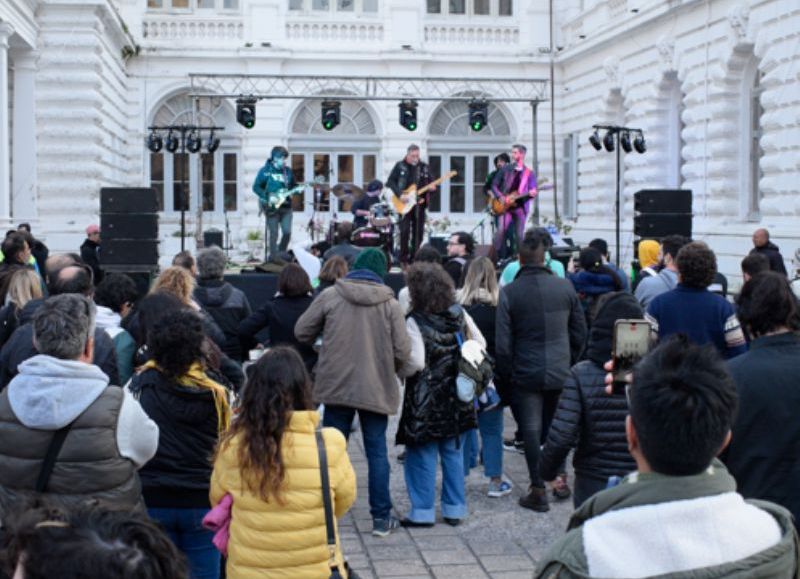 El Palacio Municipal se prepara para recibir la nueva edición de "Rock en el Playón"