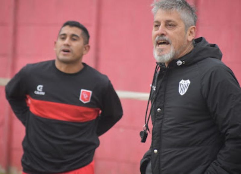 Cambaceres quiere seguir prendido y defender la ventaja histórica ante Sportivo Barracas