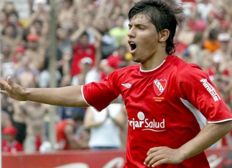 El Kun afirma que Estudiantes supera a Racing… y desata la polémica