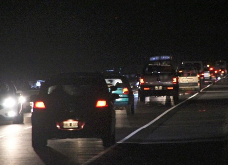 En épocas de mayor tránsito: volvieron los pedidos por las luminarias de Ruta 11