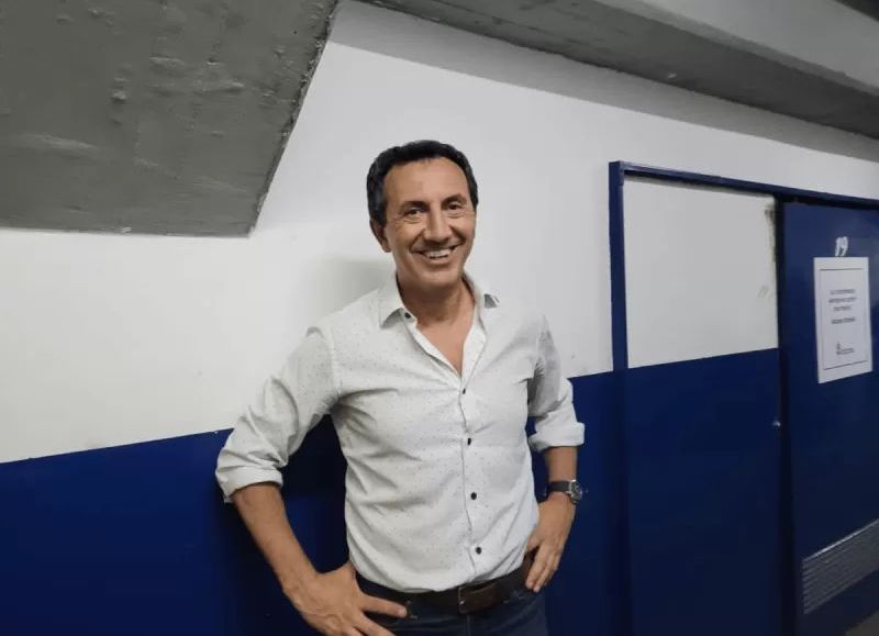 Cowen quedó al borde de ser destituido en GELP y amaga con una licencia