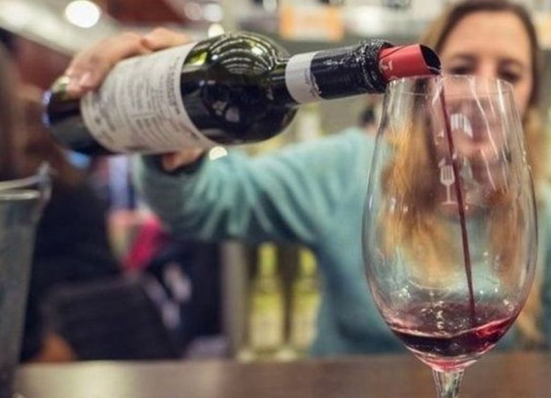 La Expo Vinotecas revoluciona la noche platense