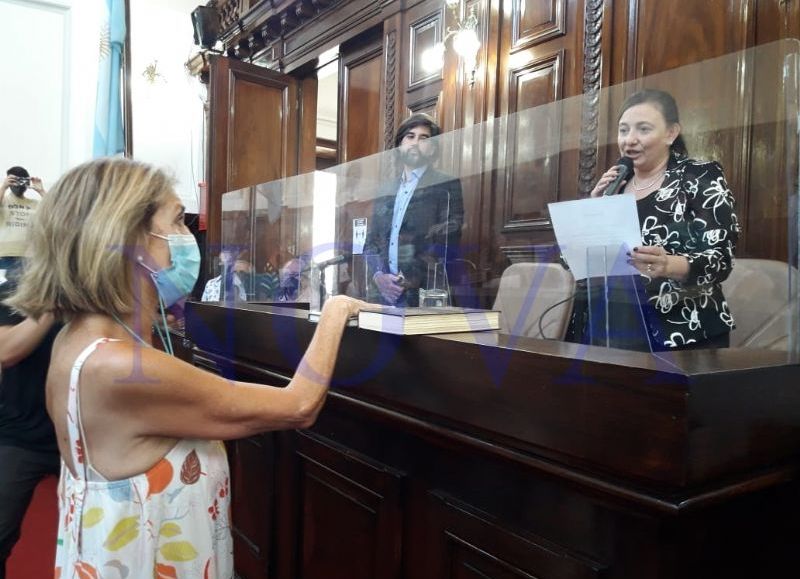 Concejo: se escogió a la dirigente Marcela Farroni como Defensora Ciudadana