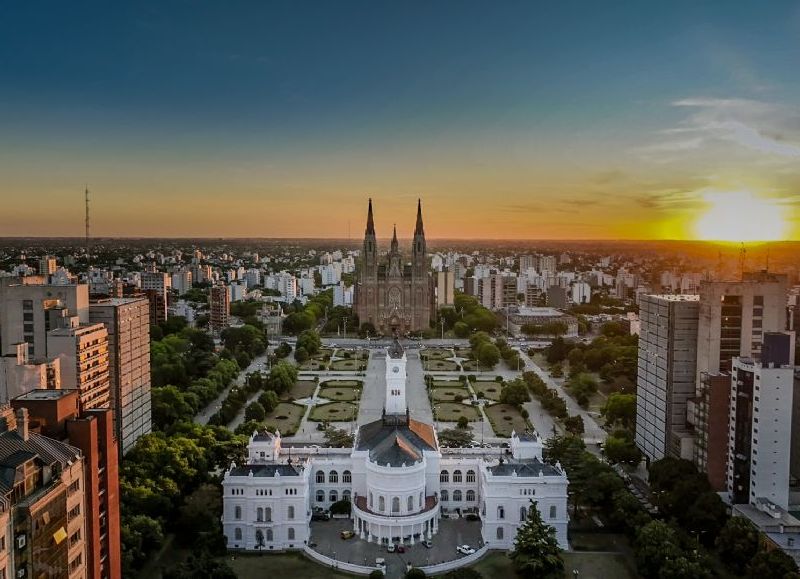 Uno por uno, todos los artistas que animarán el 142 aniversario de La Plata en Plaza Moreno