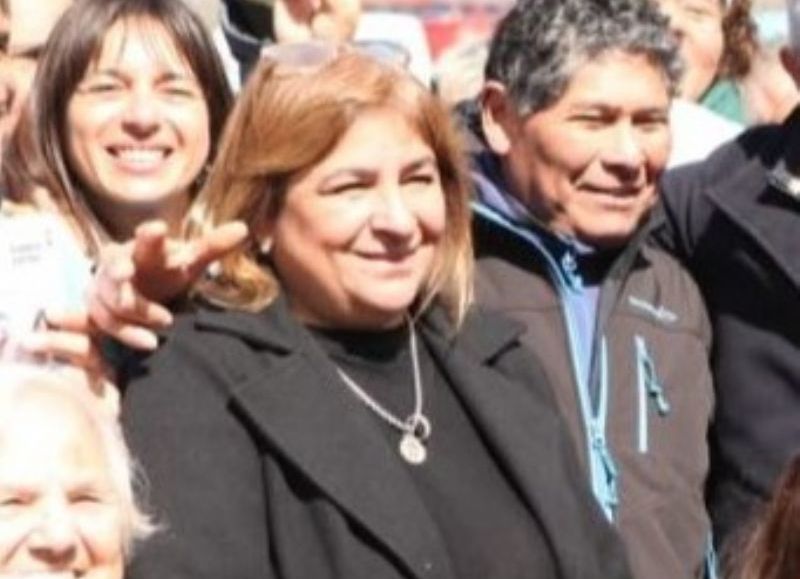 Villa Elisa: vecinos de Hernández apuntan a la delegación por pasto alto y la falta de mantenimiento urbano