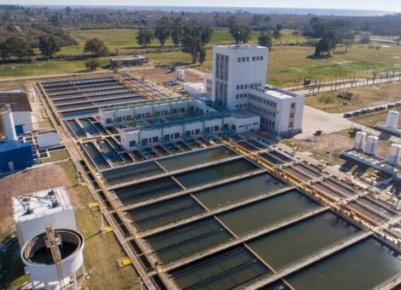 Se realizan tareas de mantenimiento en la estación de agua de Ensenada