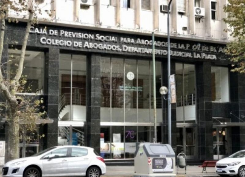 Preocupación por antecedentes penales de un bañero en el Colegio de Abogados de La Plata