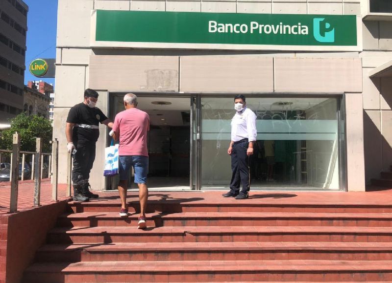 "Evidentemente no somos el problema", el descargo de los empleados bancarios