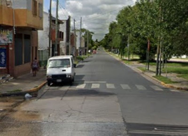 Quejas de vecinos por la falta de limpieza y pérdida de agua en Barrio Monasterio
