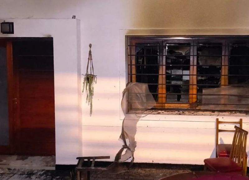 Incendio en una vivienda de Barrio Norte dejó a un jubilado internado en terapia intensiva