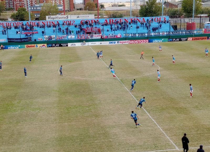 Villa San Carlos dejó escapar el triunfo y Arsenal reaccionó para rescatar un empate agónico