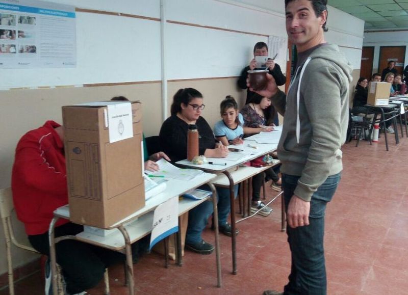 Intendente de Punta Indio: "Estoy muy conforme de cómo se está desarrollando la jornada"
