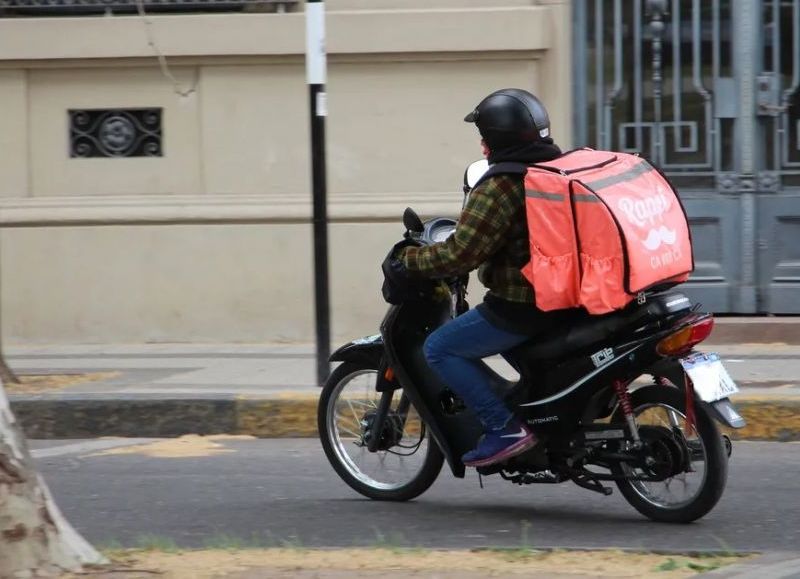 Ringuelet: falso repartidor de Rappi y un cómplice cometieron un violento robo