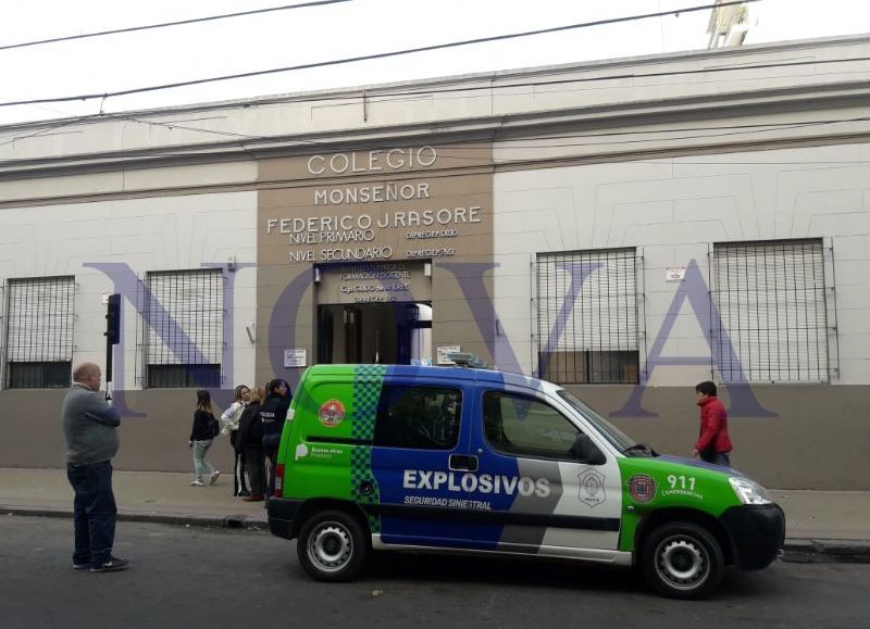 Una moda que asusta: otra vez una amenaza de bomba en un colegio platense