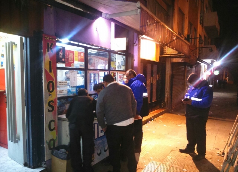 Clausuraron 5 kioscos por vender alcohol fuera del horario permitido