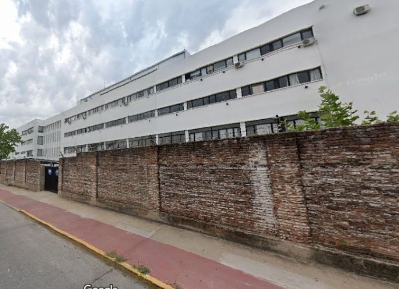 Muerte en la Facultad de Psicología: un joven se habría arrojado al vacío