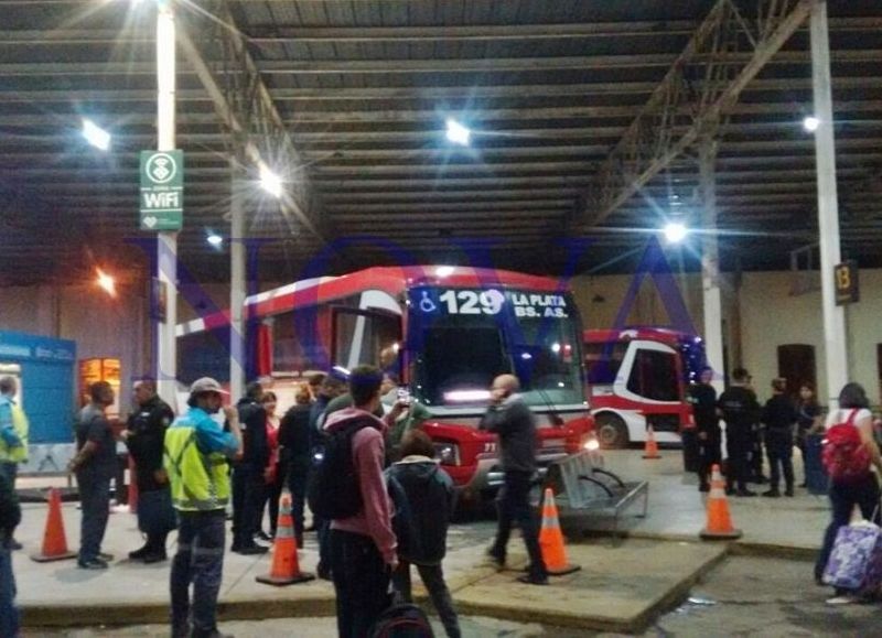 La Defensoría pidió informes tras el sorpresivo paro de colectivos que afectó a los usuarios