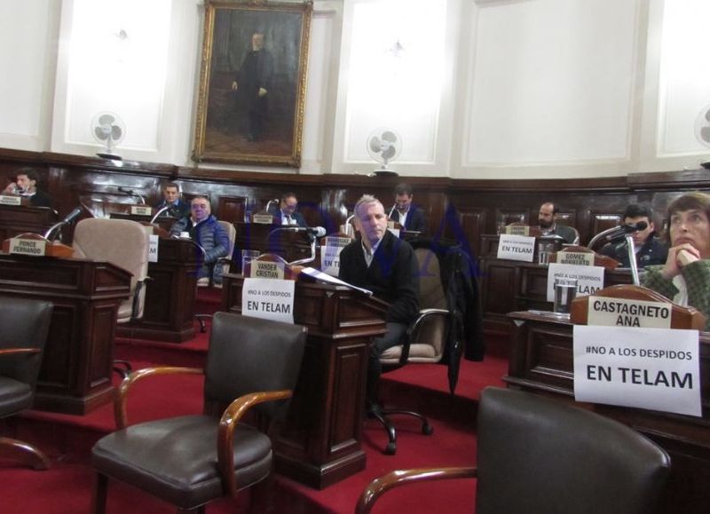 Sesión con olor a campaña: debates y chicanas en el Concejo por los gabinetes en las escuelas