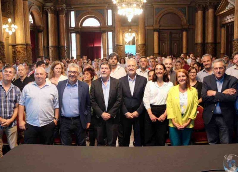 El municipio abrió los sobres de licitación para restaurar 100 edificios escolares