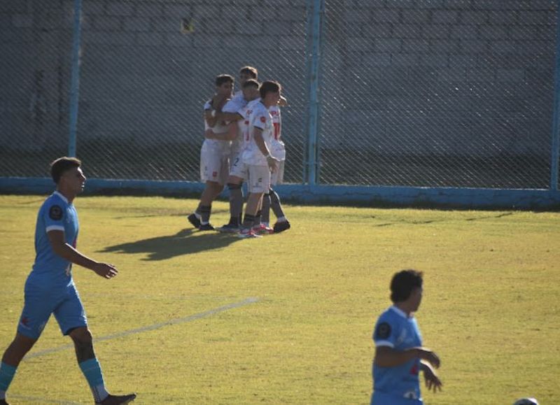 Cambaceres volvió al triunfo, recuperó terreno y se acomodó otra vez en el campeonato